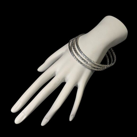 Tiffany & Co Single Bangle Bracelet Sterling Silver Estate TIF870 - Picture 11 of 15